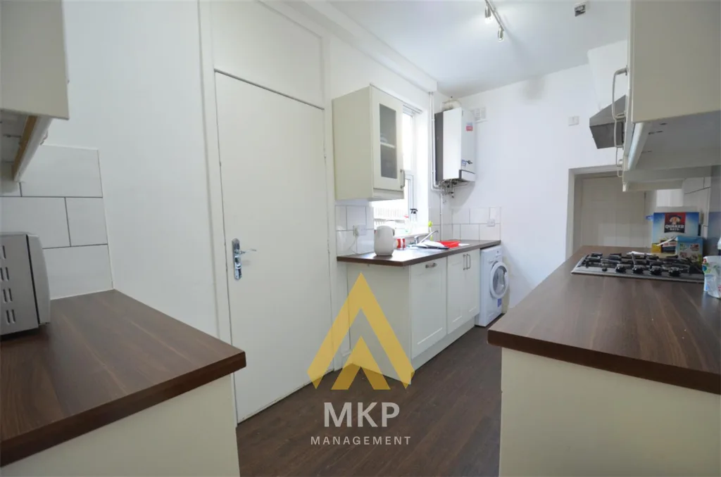 1 bedroom house share for rent