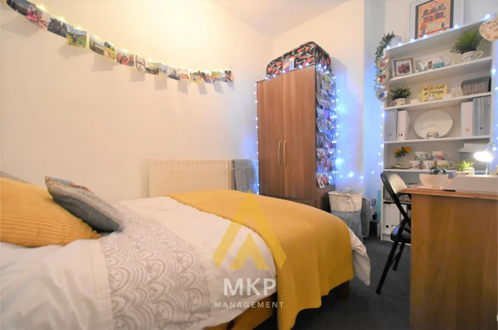 1 bedroom house share for rent
