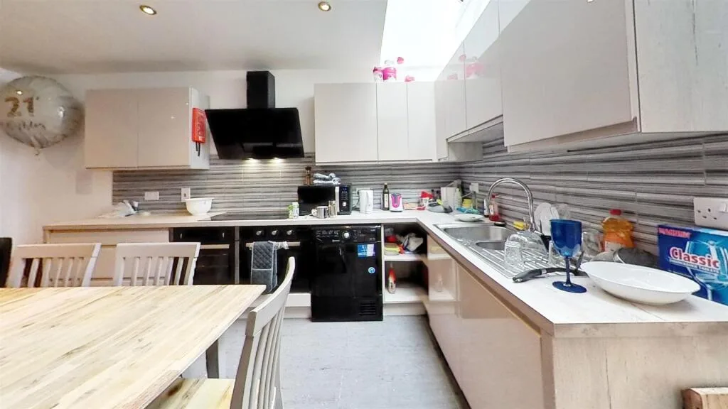7 bedroom house for rent