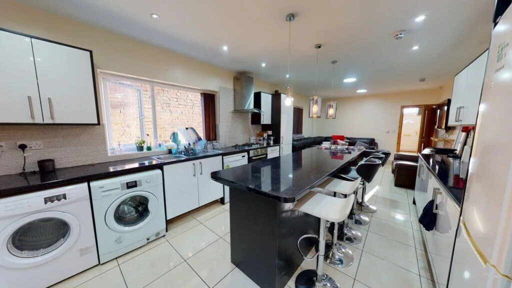 7 bedroom house for rent