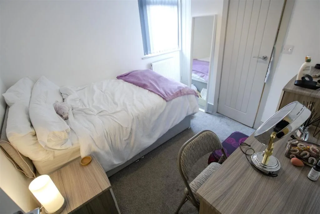 7 bedroom house for rent