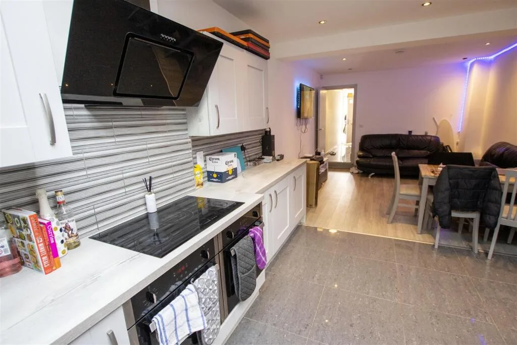 7 bedroom house for rent