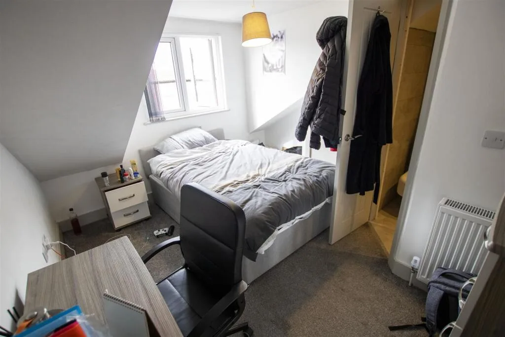 7 bedroom house for rent