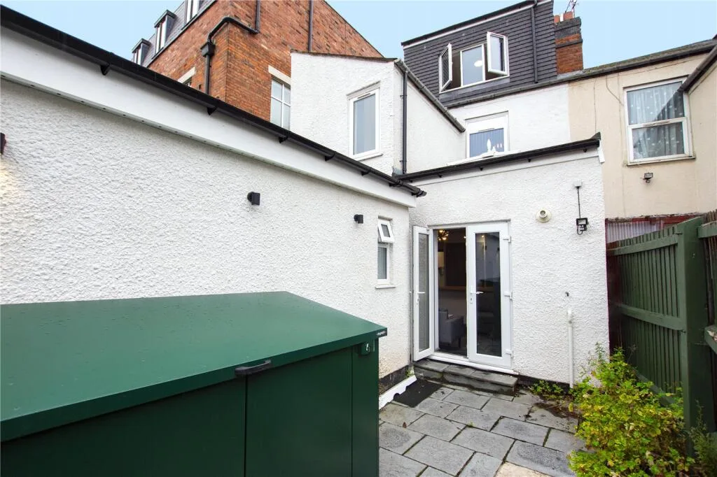 7 bedroom house for rent