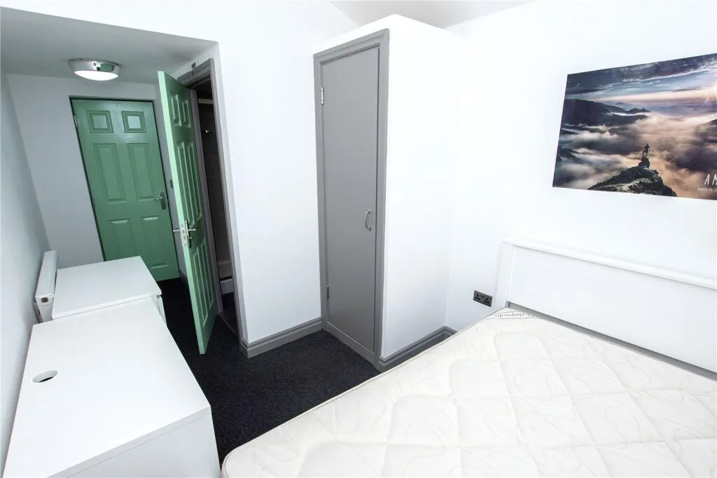 7 bedroom house for rent