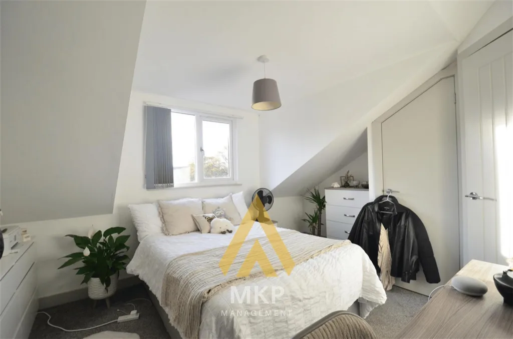 7 bedroom terraced house for rent