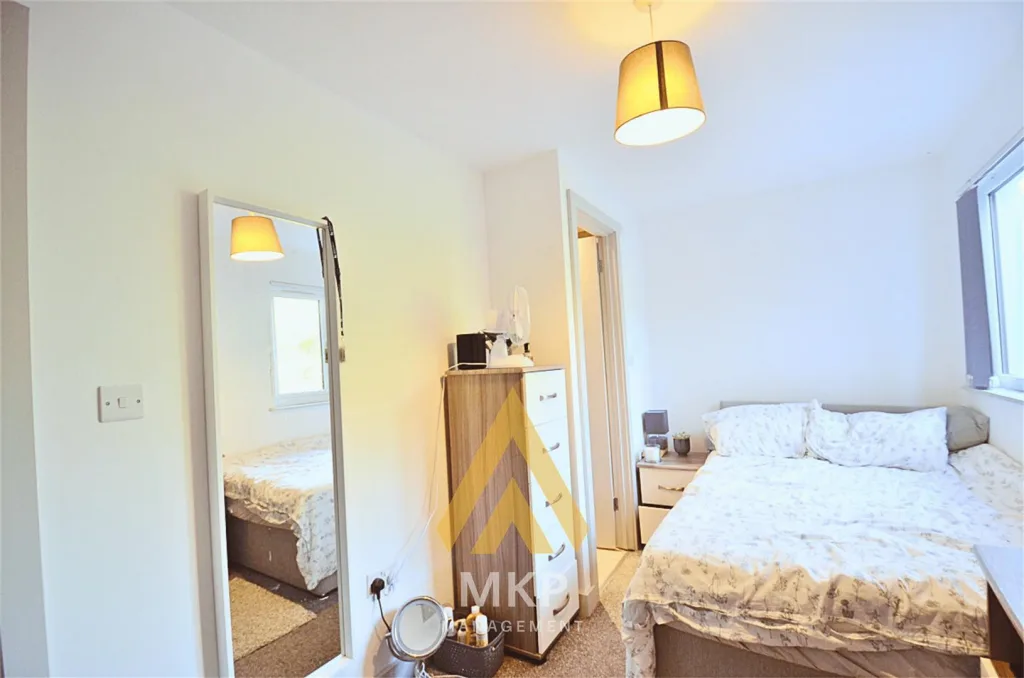 7 bedroom terraced house for rent