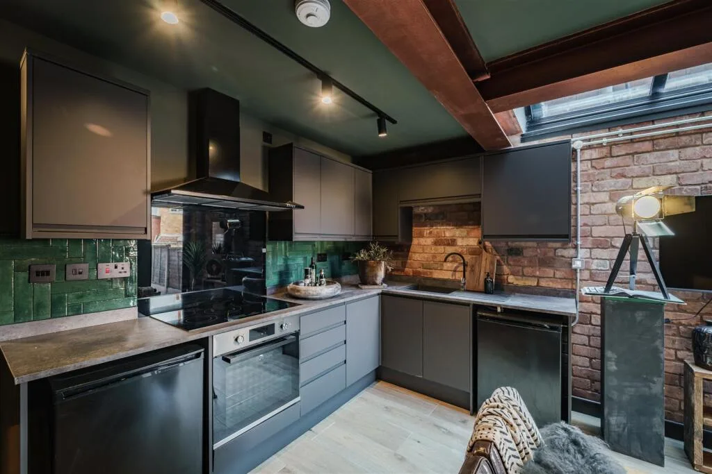 1 bedroom house share for rent