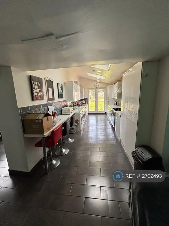 1 bedroom house share for rent