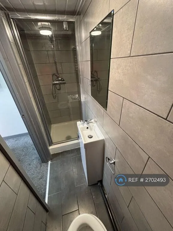 1 bedroom house share for rent