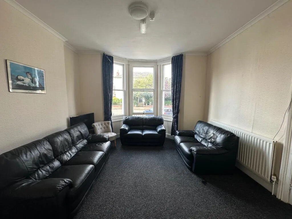 1 bedroom detached house for rent