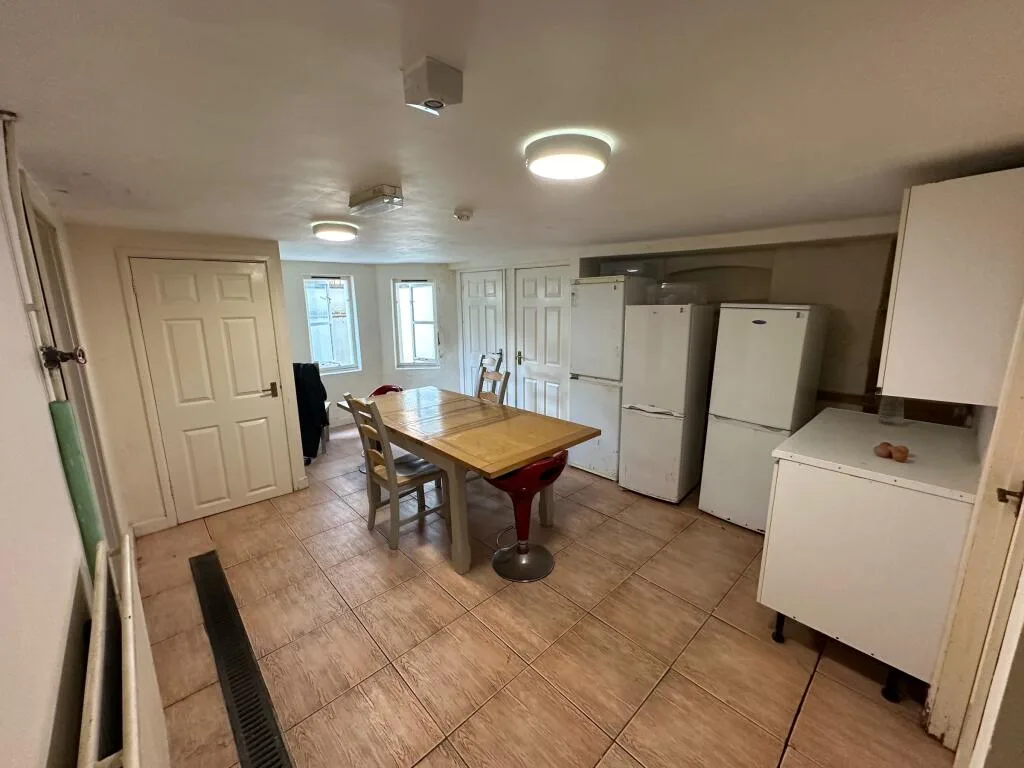 1 bedroom detached house for rent