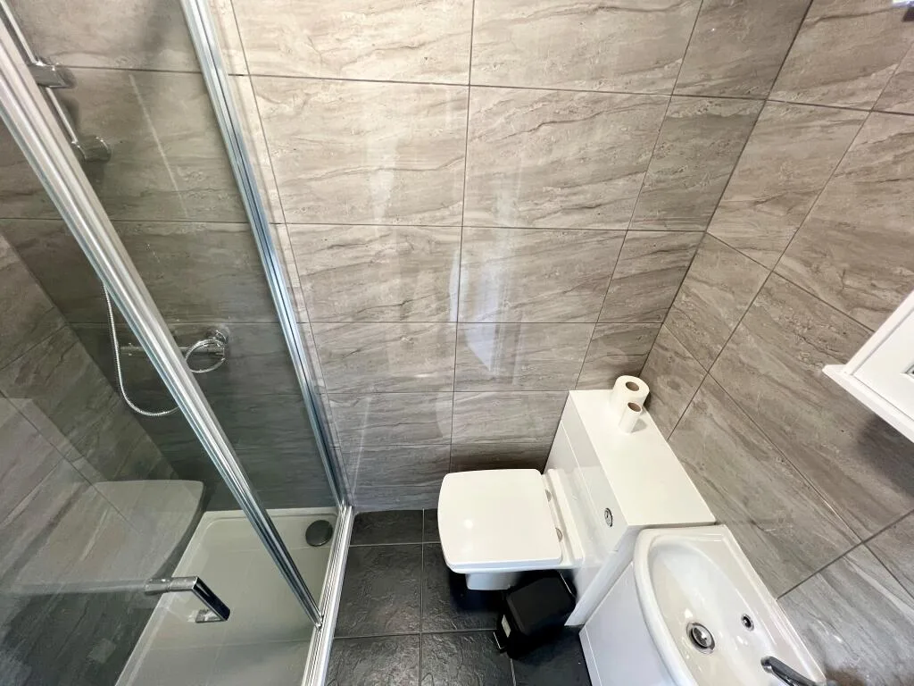 1 bedroom house share for rent