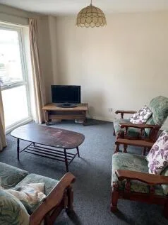 4 bedroom semi-detached house for rent