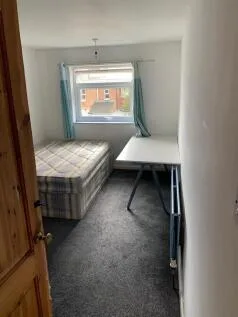 4 bedroom semi-detached house for rent