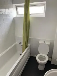 4 bedroom semi-detached house for rent