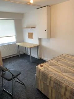 4 bedroom semi-detached house for rent