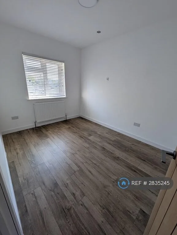 4 bedroom semi-detached house for rent