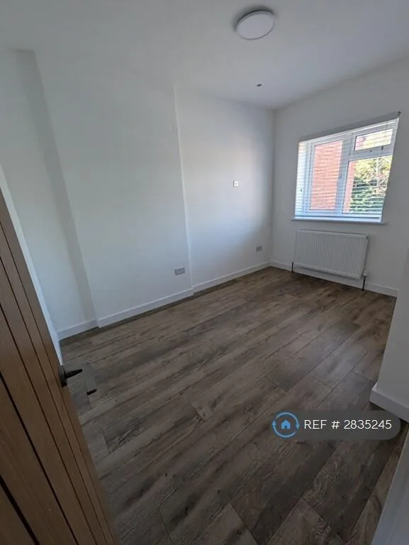 4 bedroom semi-detached house for rent