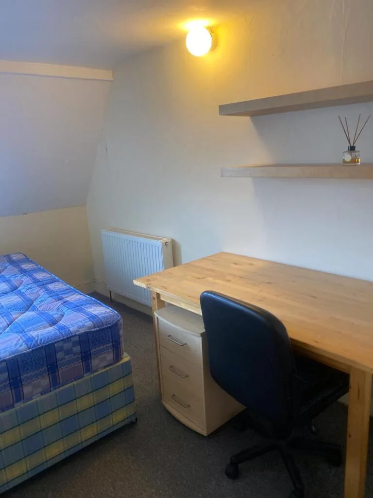 6 bedroom house share for rent