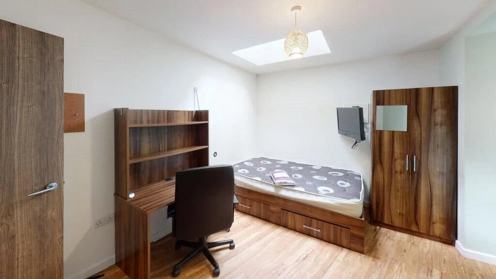 6 bedroom apartment for rent