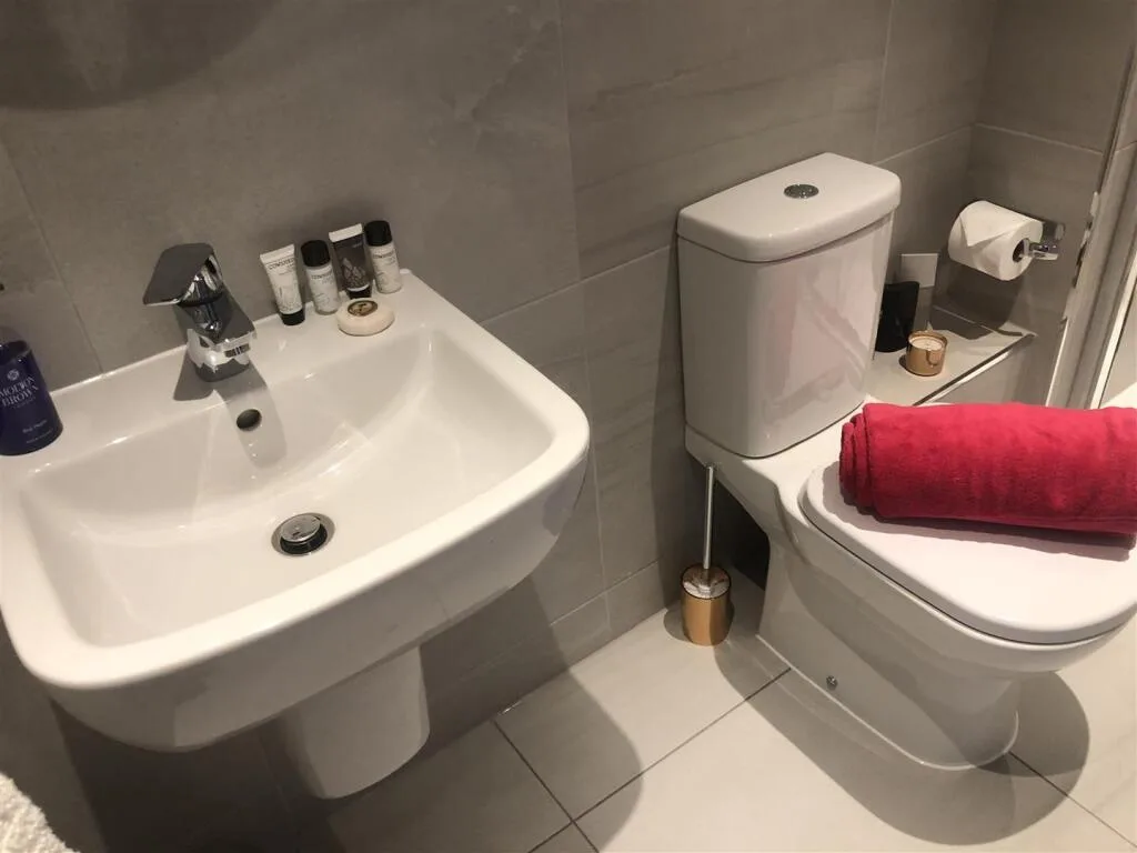 1 bedroom house share for rent