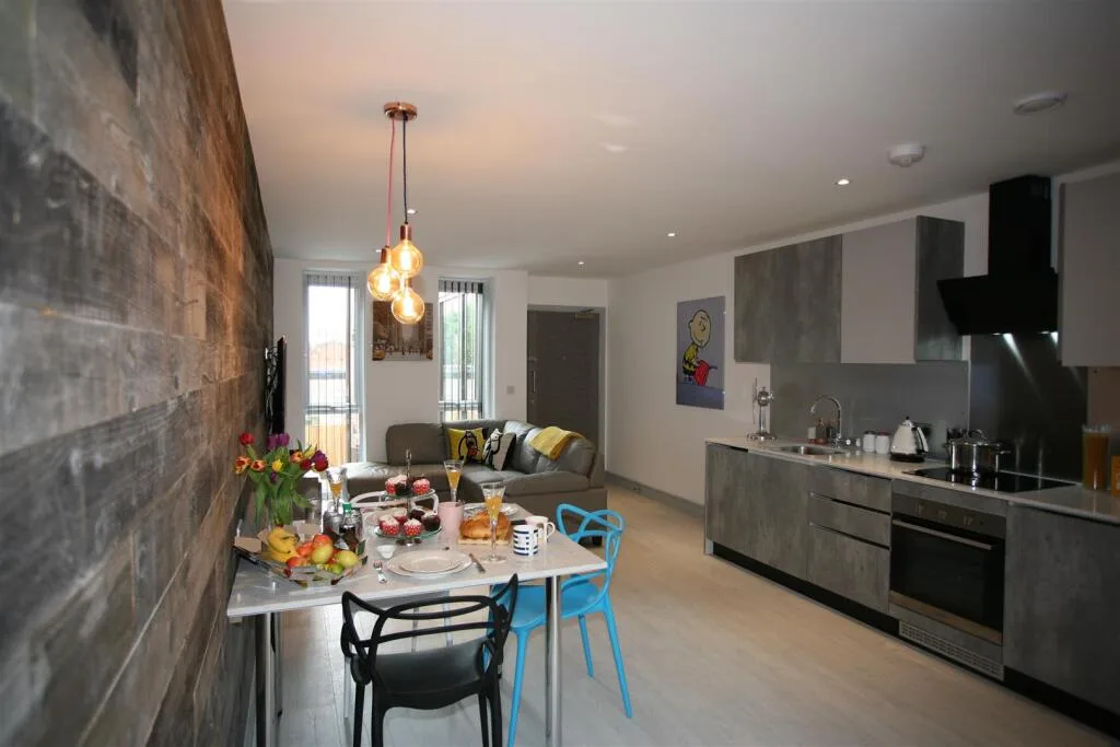 1 bedroom house share for rent