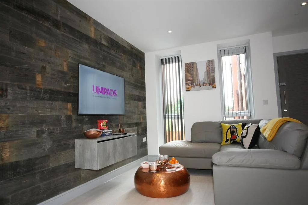 1 bedroom house share for rent