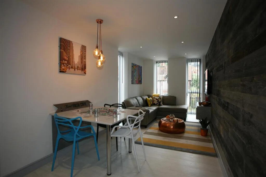 1 bedroom house share for rent