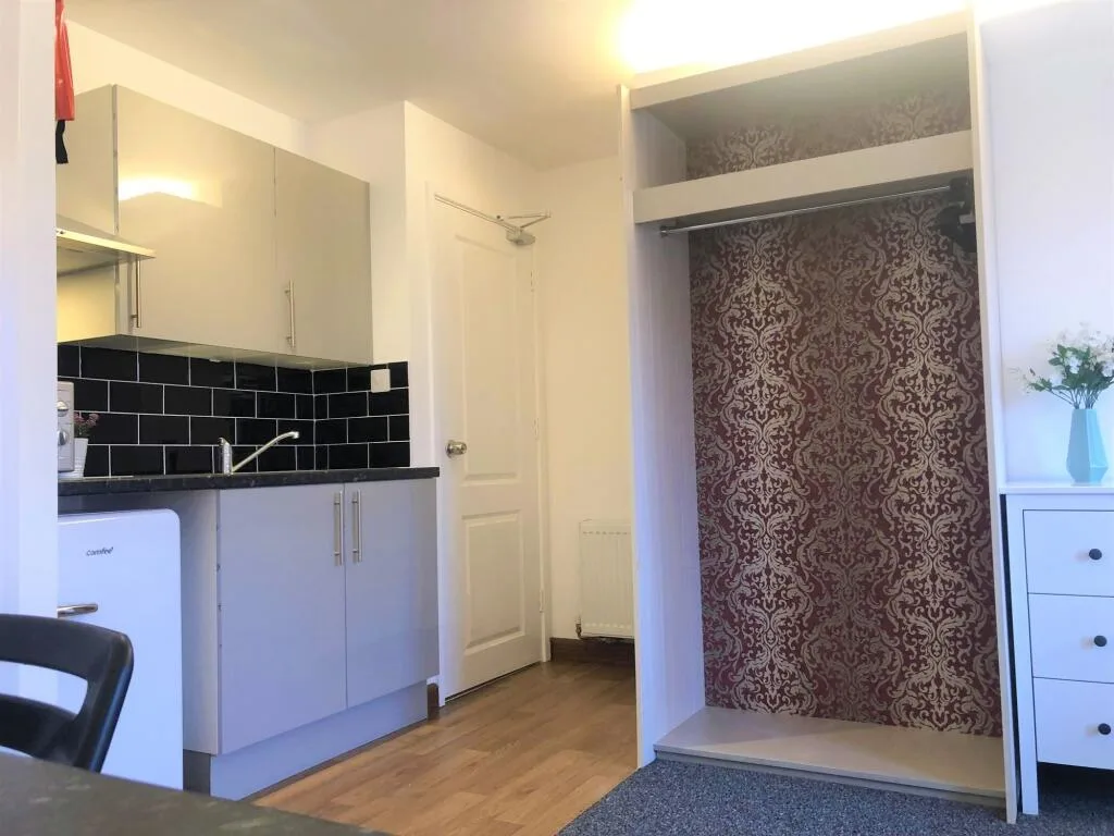 Studio flat for rent