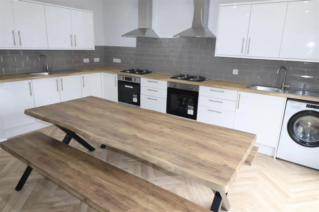 1 bedroom house share for rent