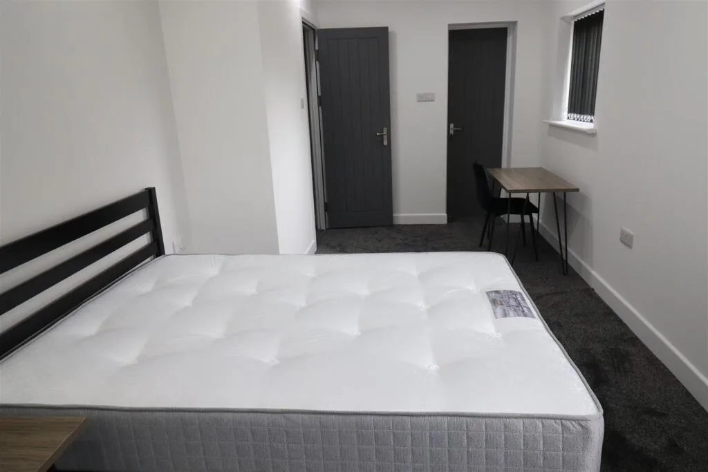 1 bedroom house share for rent