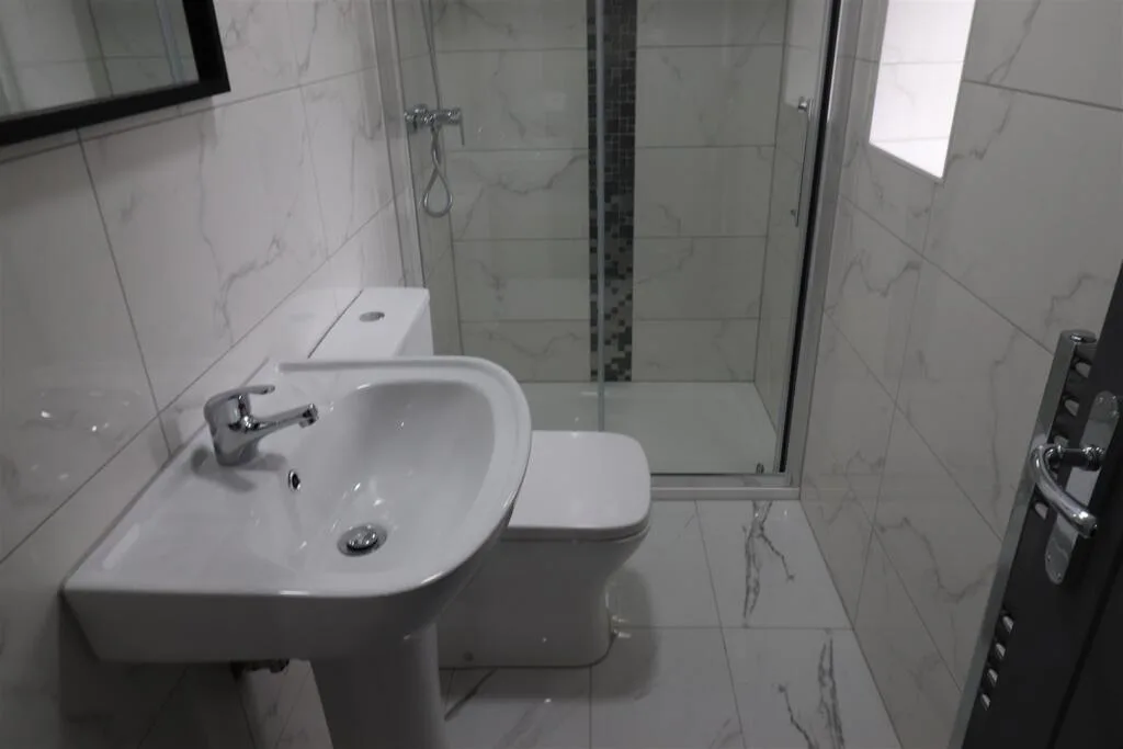 1 bedroom house share for rent