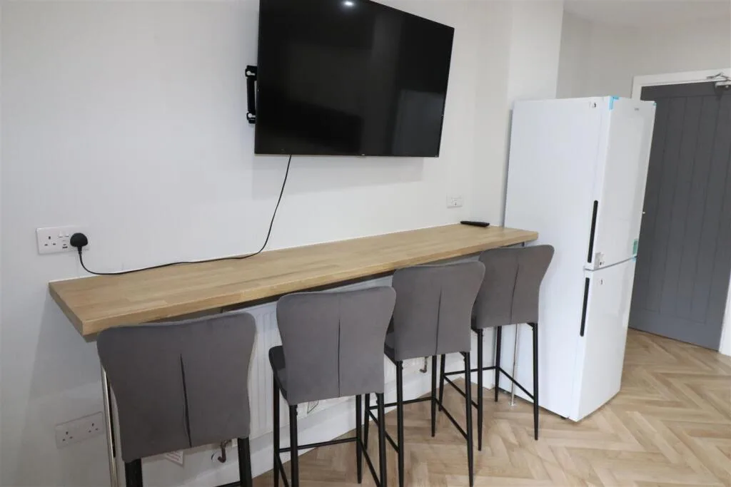 1 bedroom house share for rent