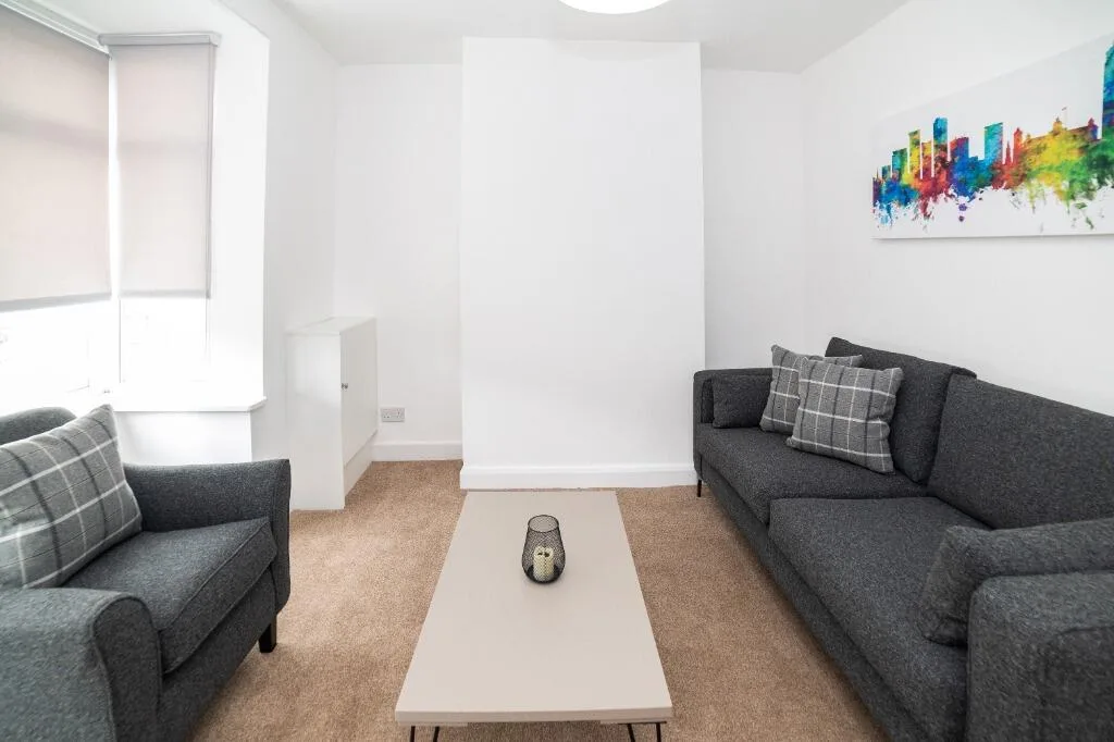 2 bedroom semi-detached house for rent