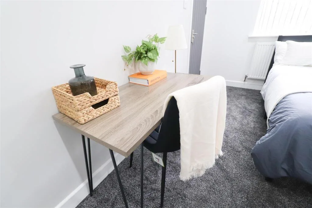 1 bedroom house share for rent