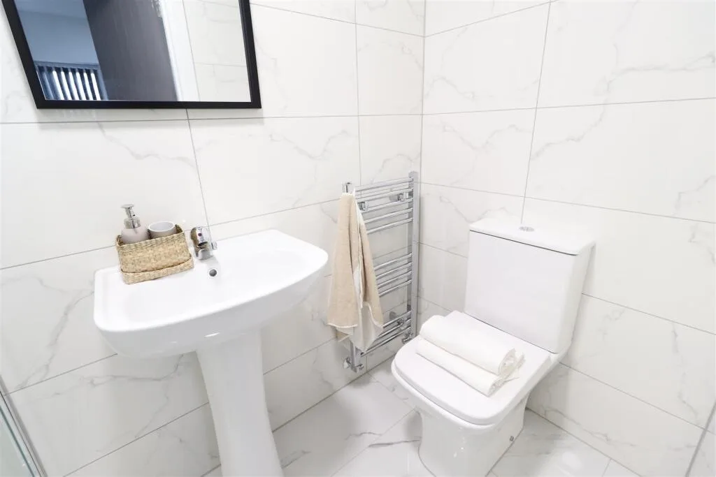 1 bedroom house share for rent