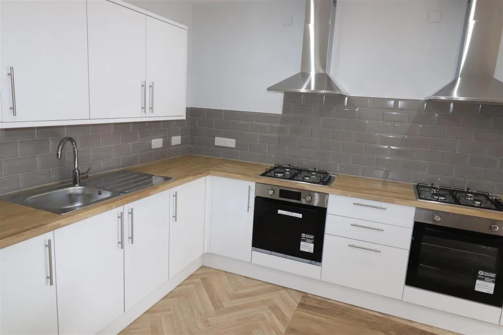 1 bedroom house share for rent