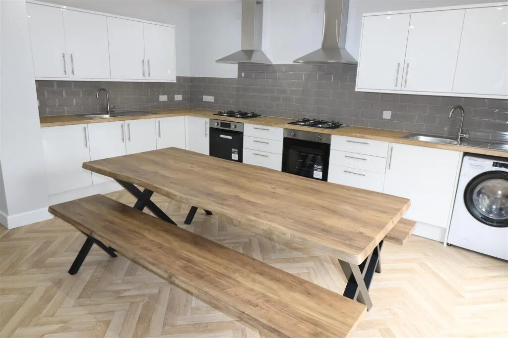 1 bedroom house share for rent
