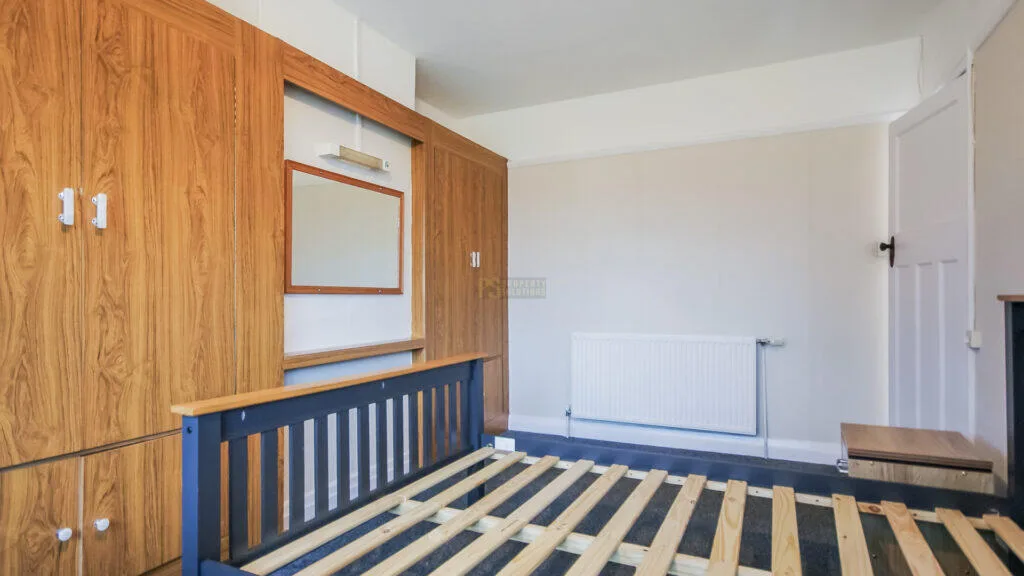 2 bedroom semi-detached house for rent