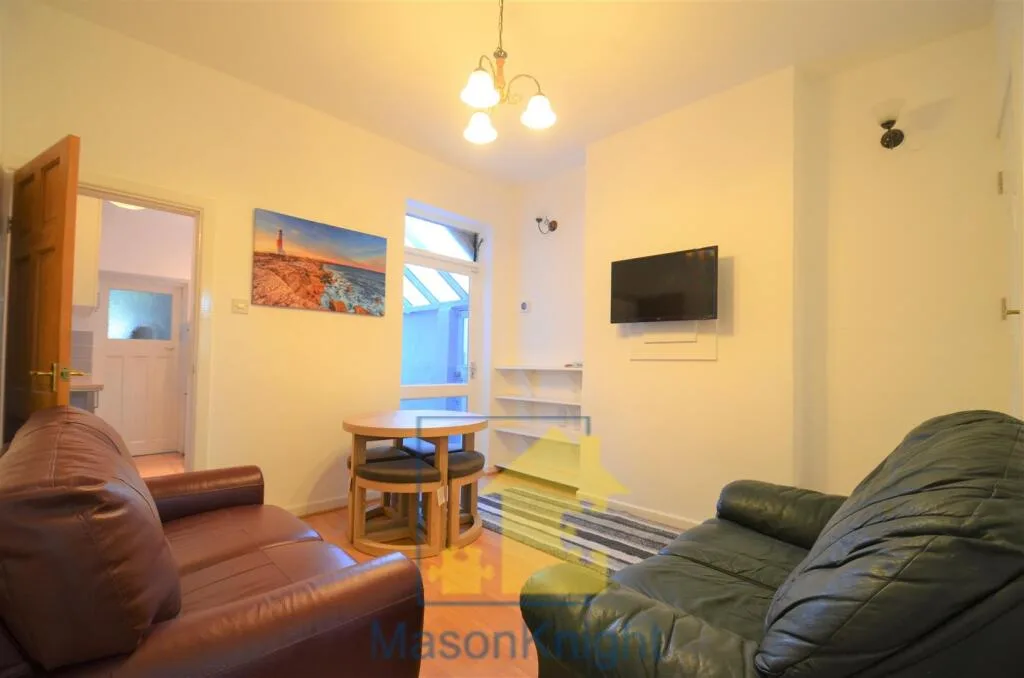 4 bedroom terraced house for rent