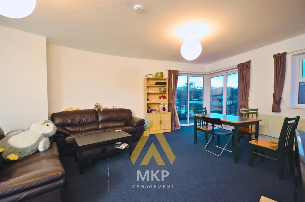 4 bedroom flat for rent