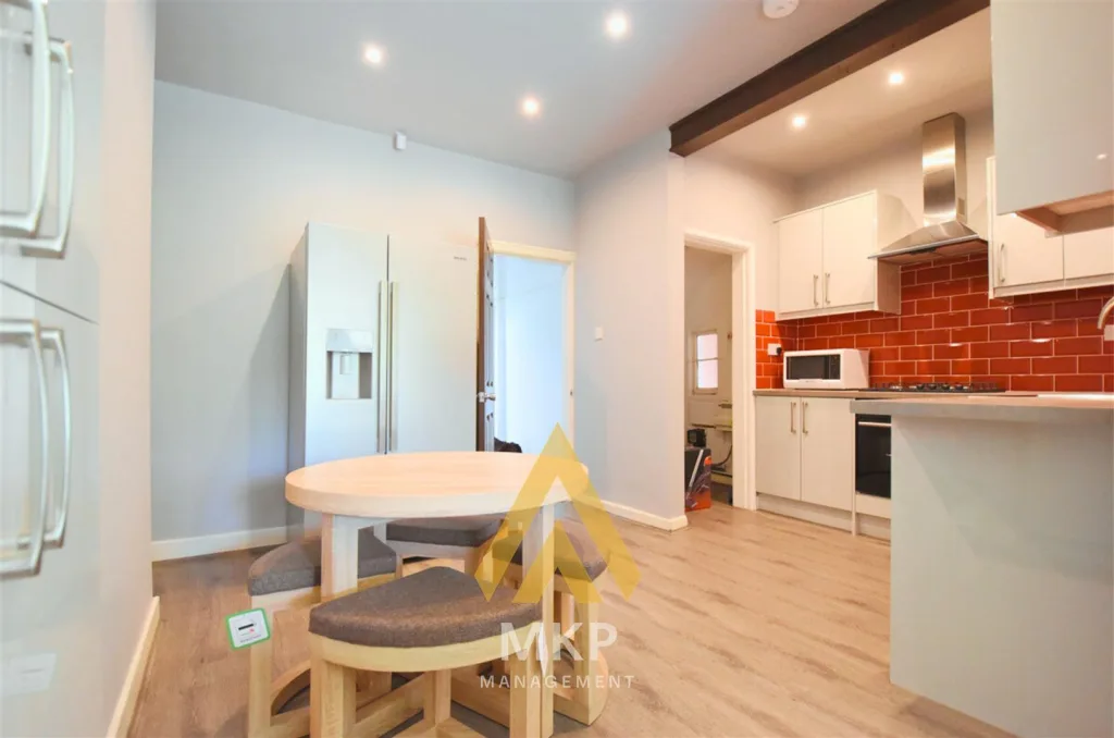 4 bedroom terraced house for rent