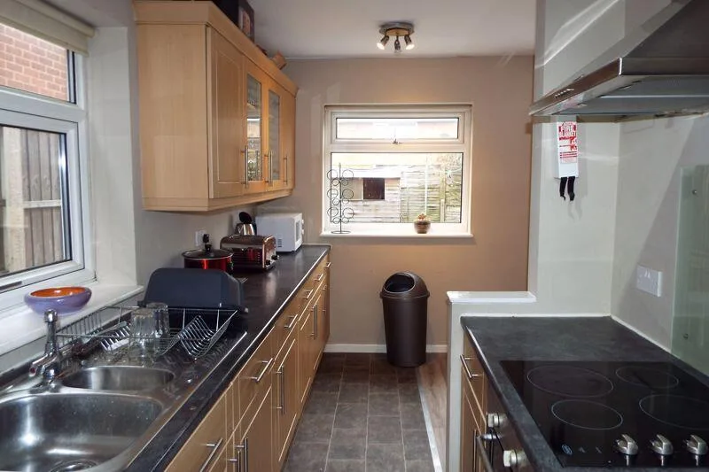 4 bedroom semi-detached house for rent