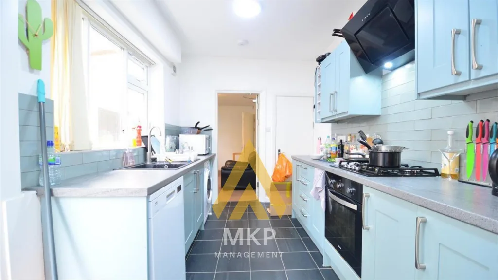 4 bedroom terraced house for rent