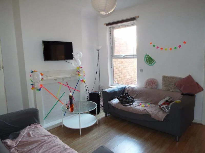 4 bedroom terraced house for rent