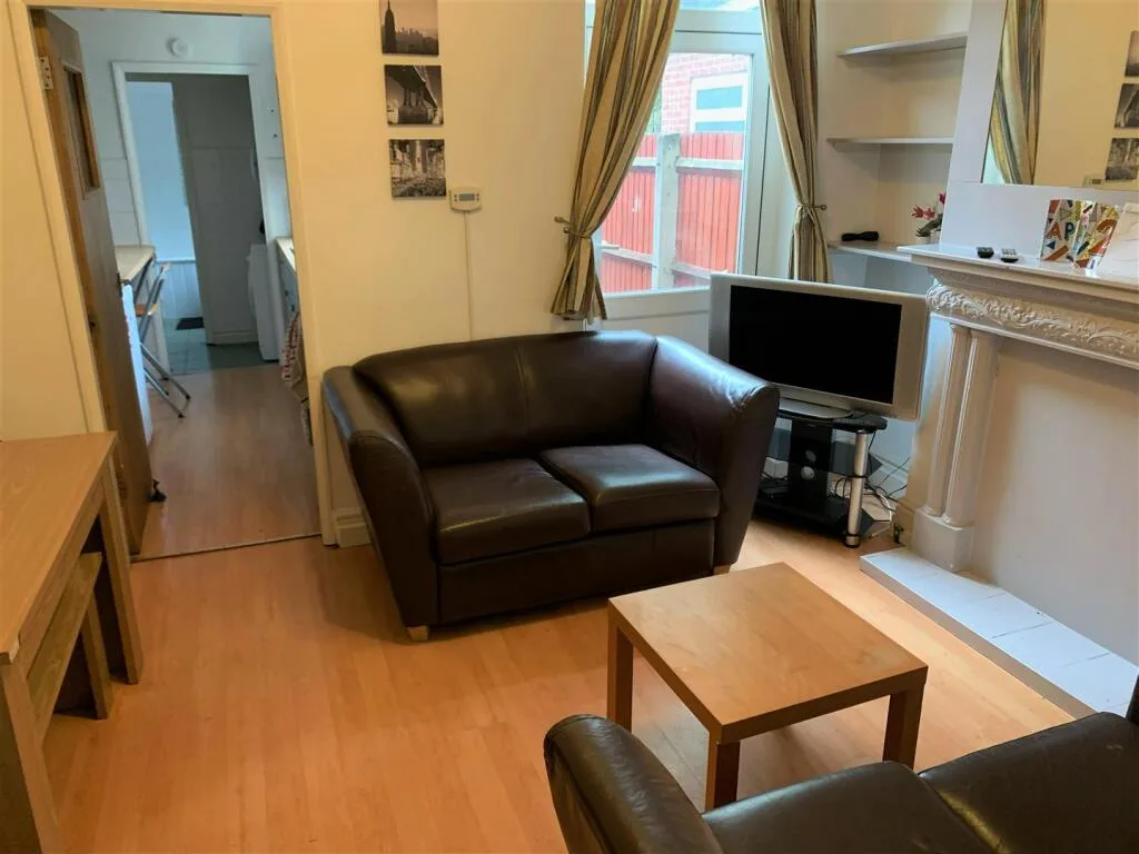 4 bedroom terraced house for rent