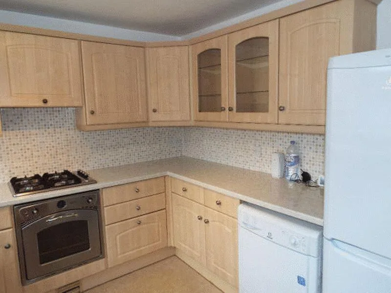 5 bedroom terraced house for rent