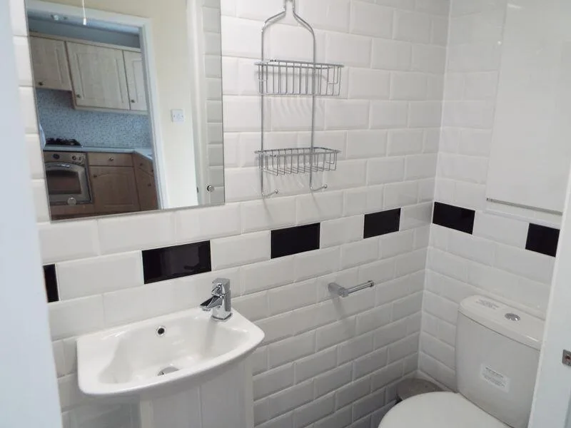 5 bedroom terraced house for rent