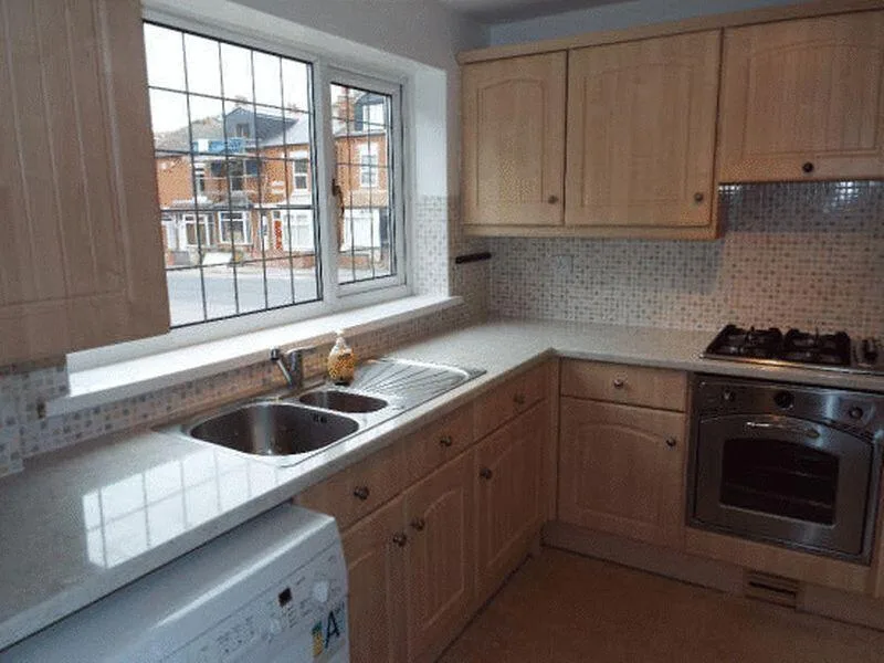 5 bedroom terraced house for rent